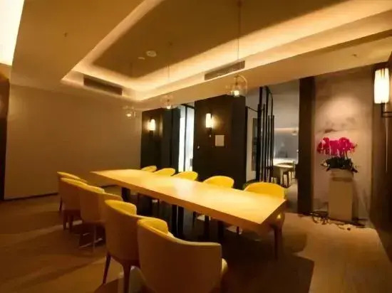 XianYang QinHuang JiaRi Hotel