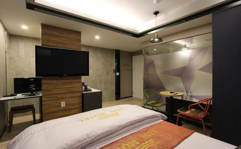 Line Motel