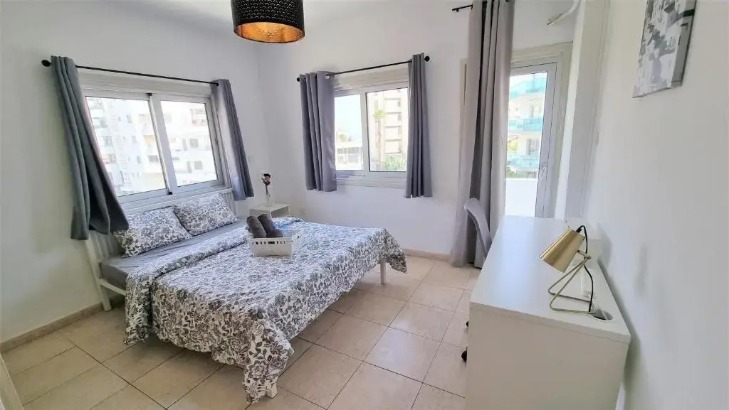 Comfy and Exquisite ROOMS in a Shared 3BR Apartment Near Main Harbor, City Center