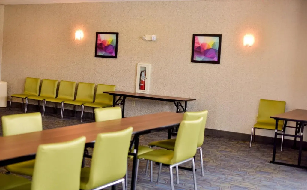 Holiday Inn Express Hotel & Suites Maryville by IHG