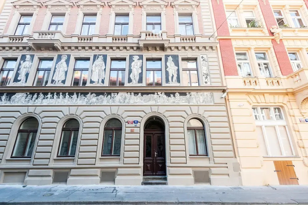Ostrovni Apartment