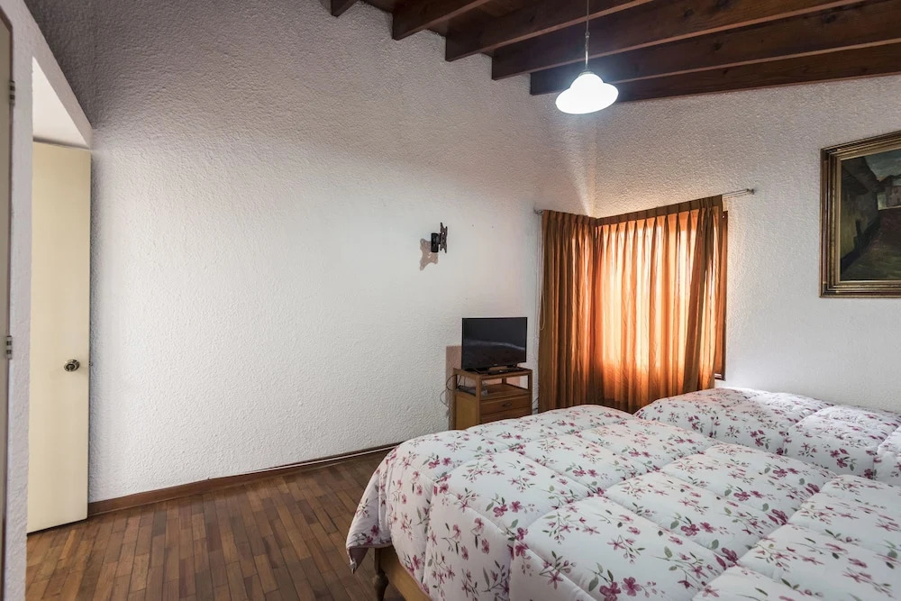 Lima Fabulous  House 5br sleep8 Next Mall