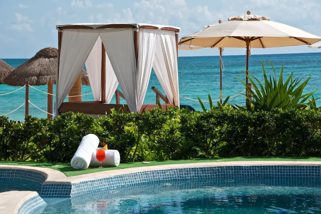 The Reef Coco Beach Resort & Spa- Optional All Inclusive