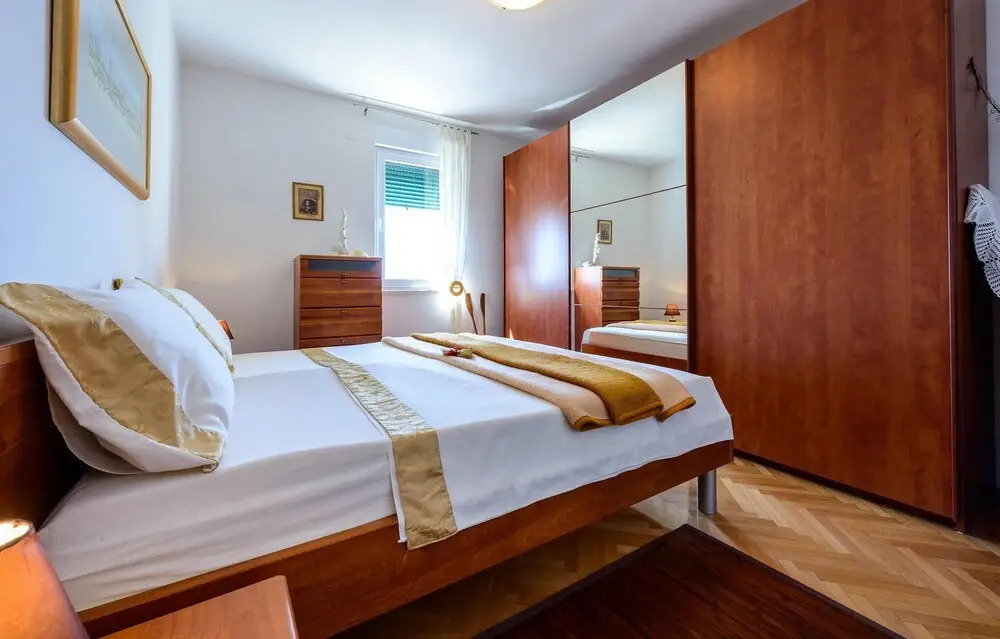 Amazing Apartment in Dubrovnik With Wifi and 2 Bedrooms
