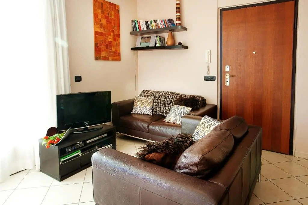 Argegno Modern Apartment