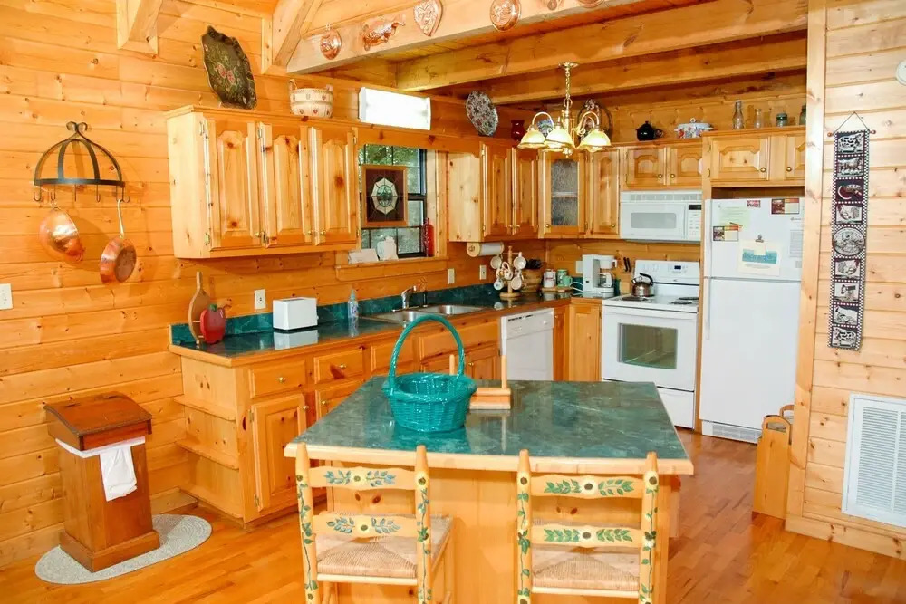 ON THE RIDGE - 3 Br Cabin