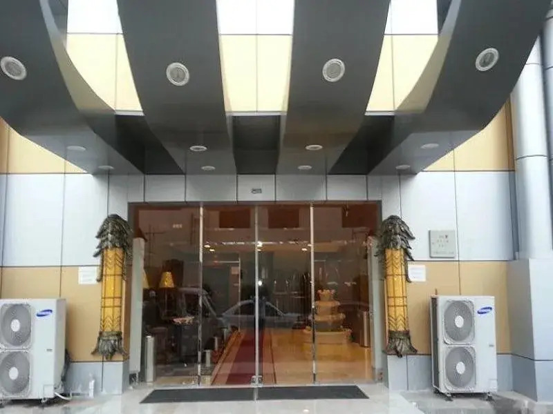Sahari Plus Hotel Suites