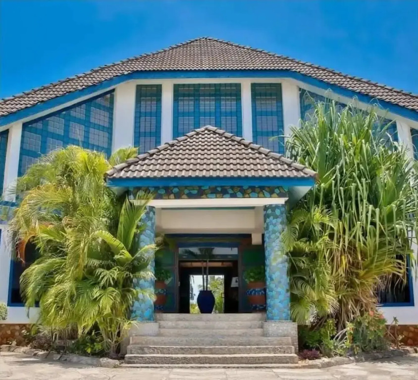 Beach comber hotel and aprtments