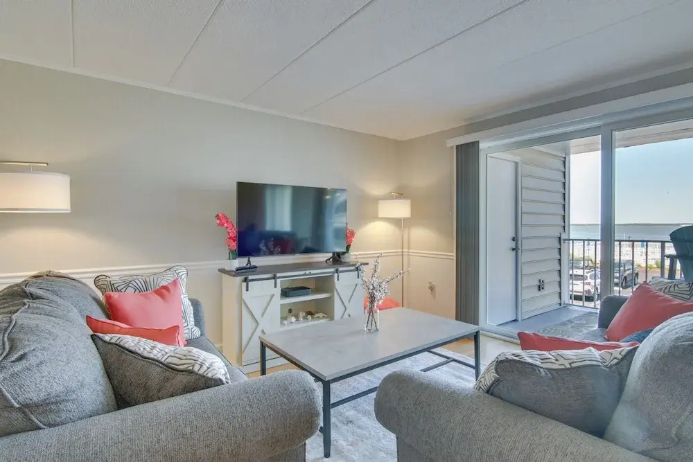 Walk to Pool & Beach! Ocean City Family Condo