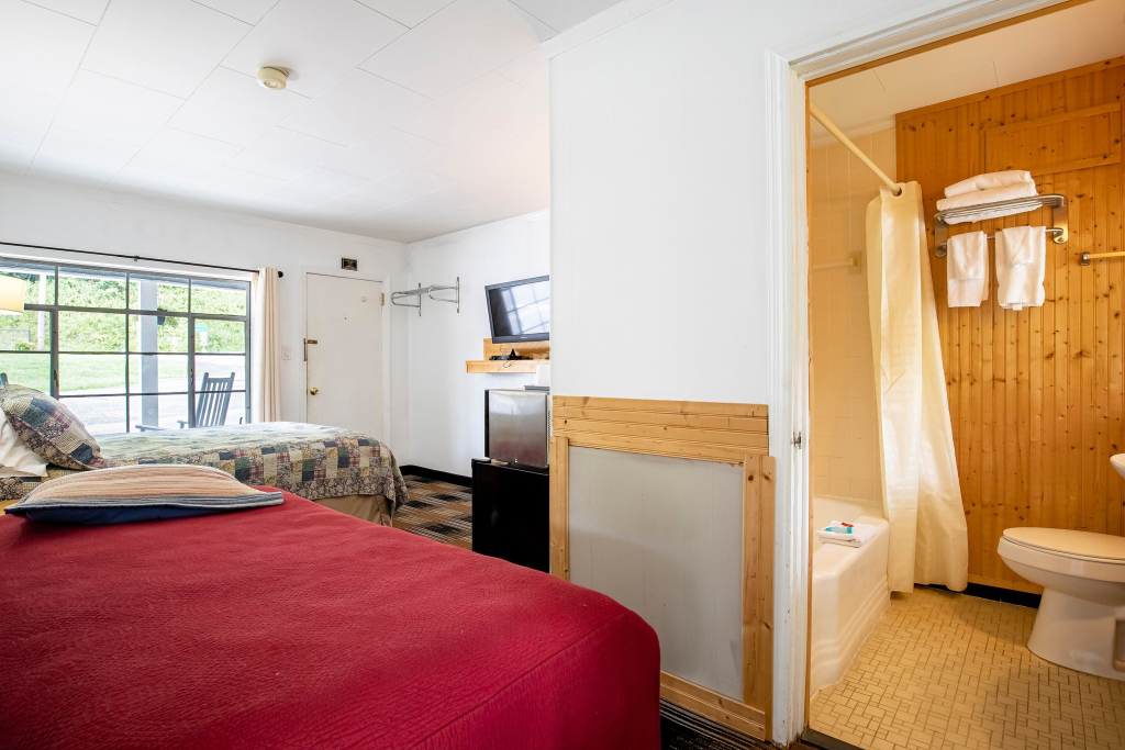 Lloyds On The River Country Inn By Oyo
