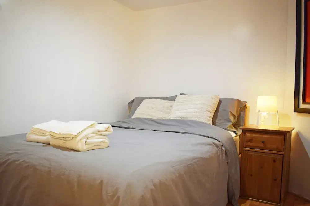 Downtown 2 Bedroom Family Home Next to Park