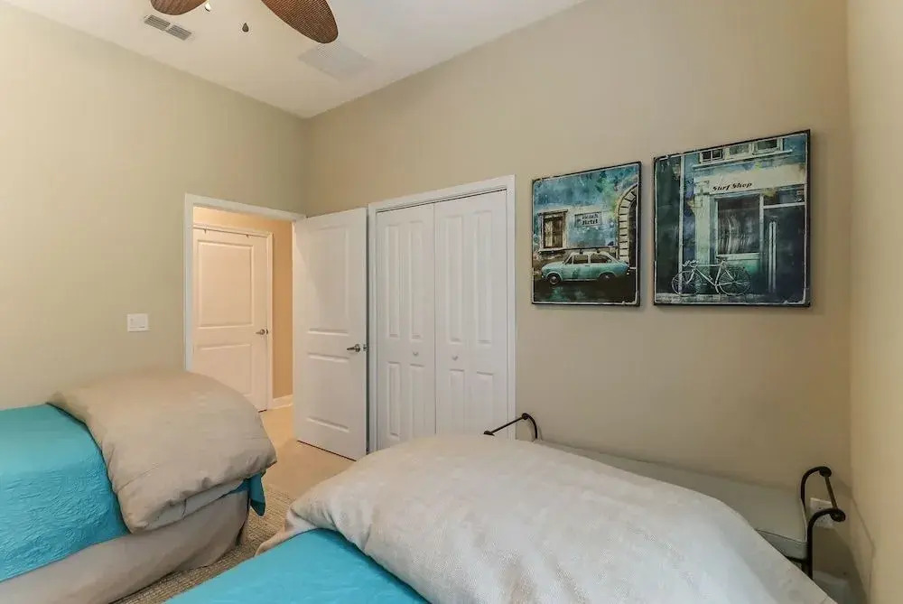 Summerwoods Condo, Walkings Away to Atlantic Ocean by Redawning
