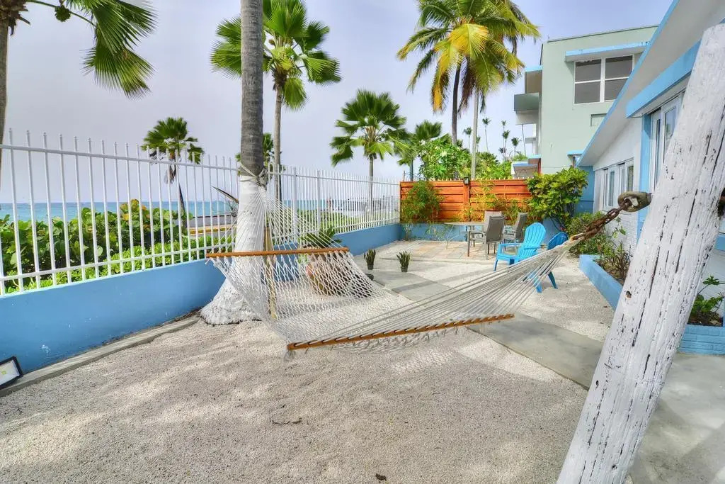 Tres Palmas Inn