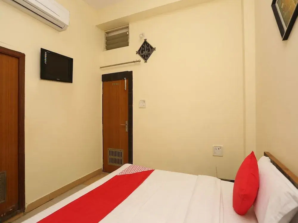 Oyo 24097 Hotel Gangotri