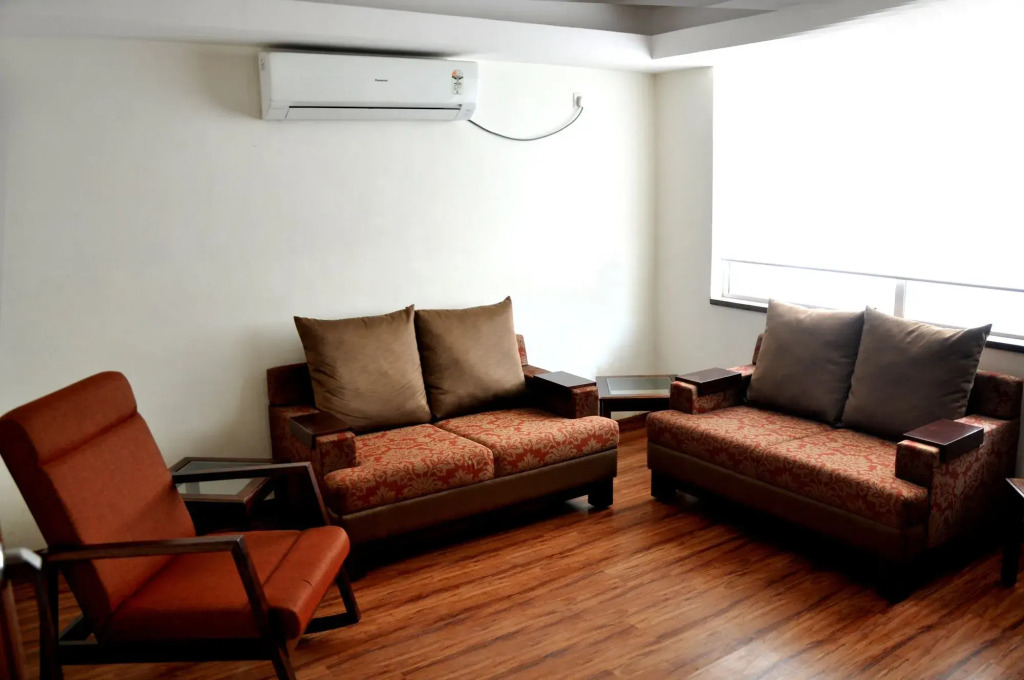 Rosewood Apartment Hotel