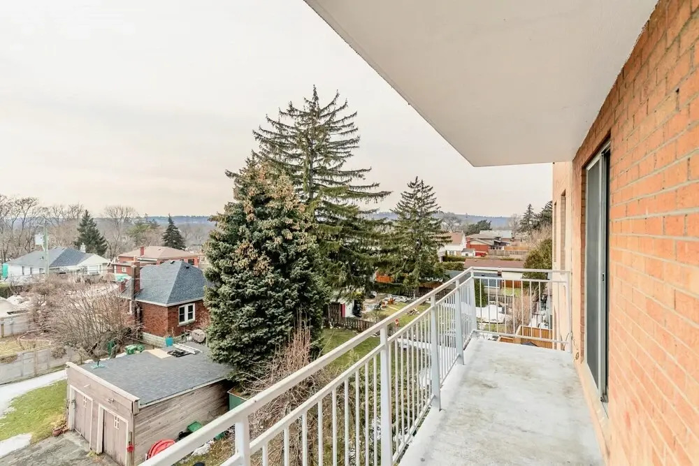 Bright 1BR apt w King bed -close to DT Hamilton