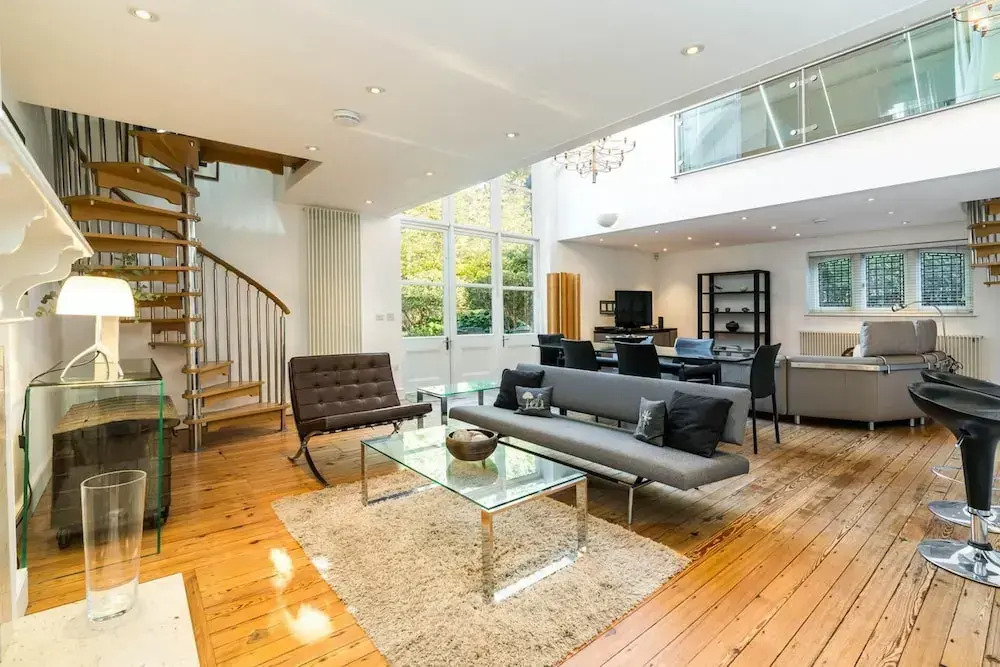 Unique 2 Bedroom Converted Artist's Studio