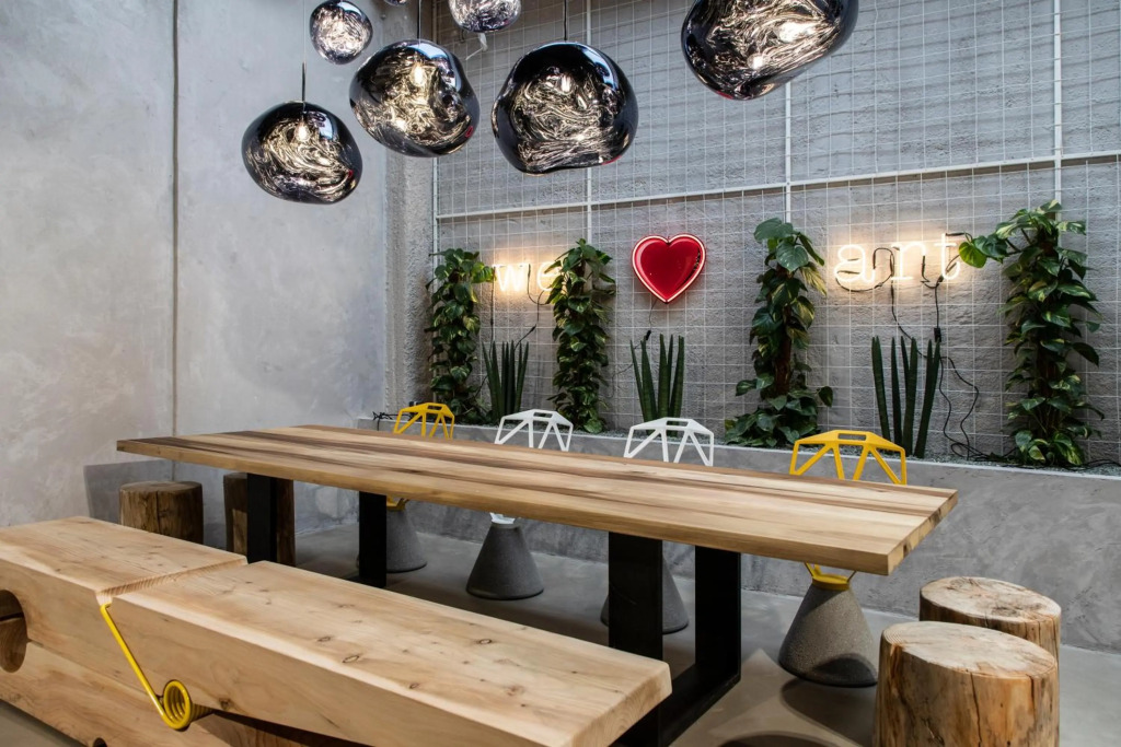 14 Reasons Why Hotel Athens