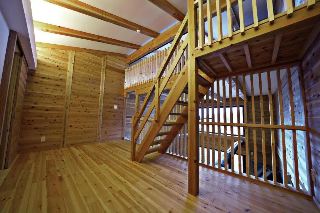 Tombi Lodge