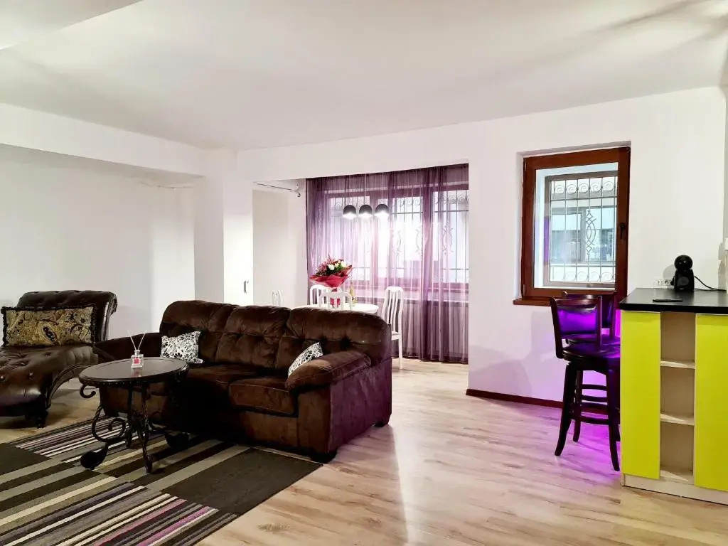 R.O.S.E. Apartment