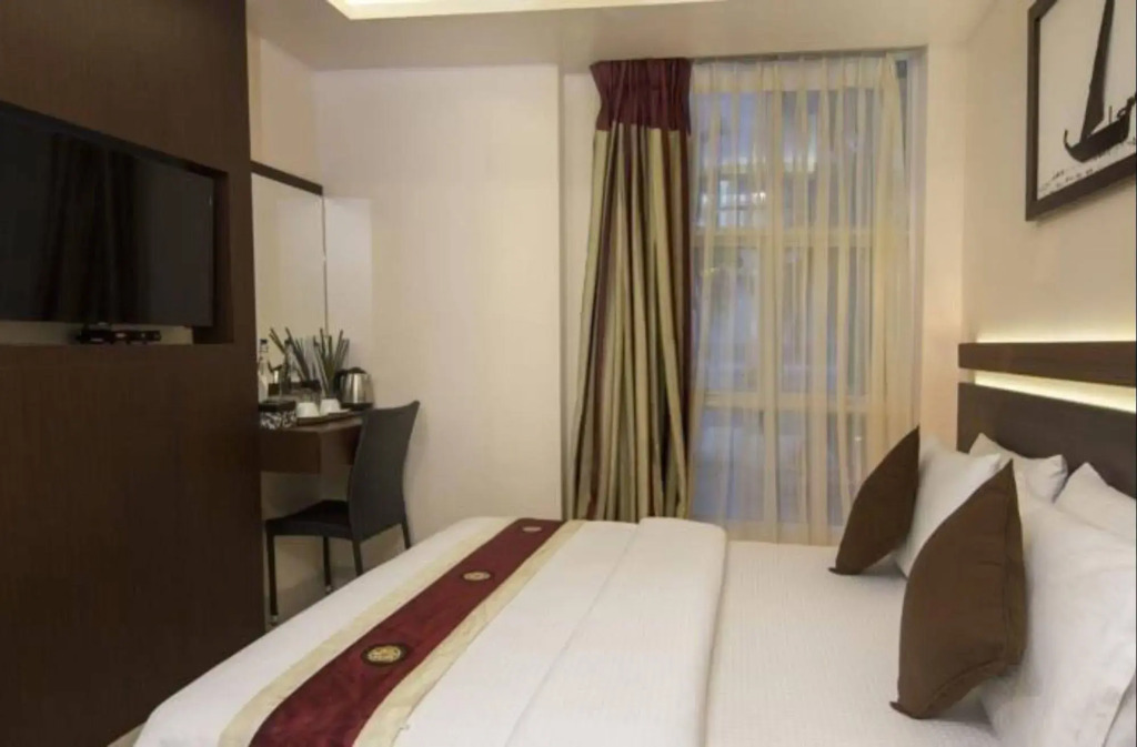 The White Harp Beach Hotel