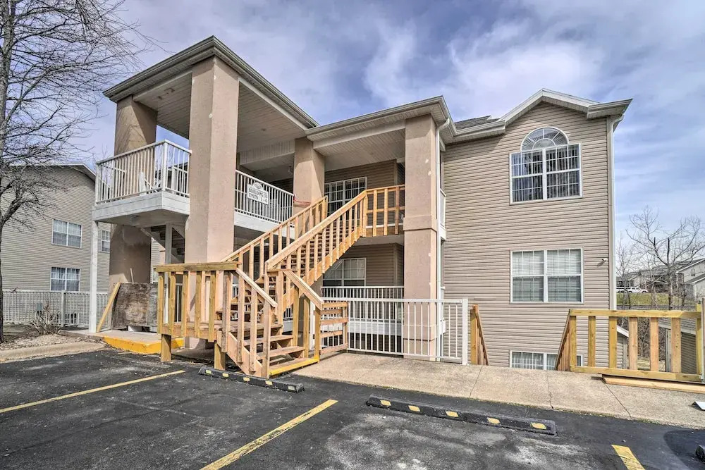 Branson Condo w/ Sunroom Near Downtown!