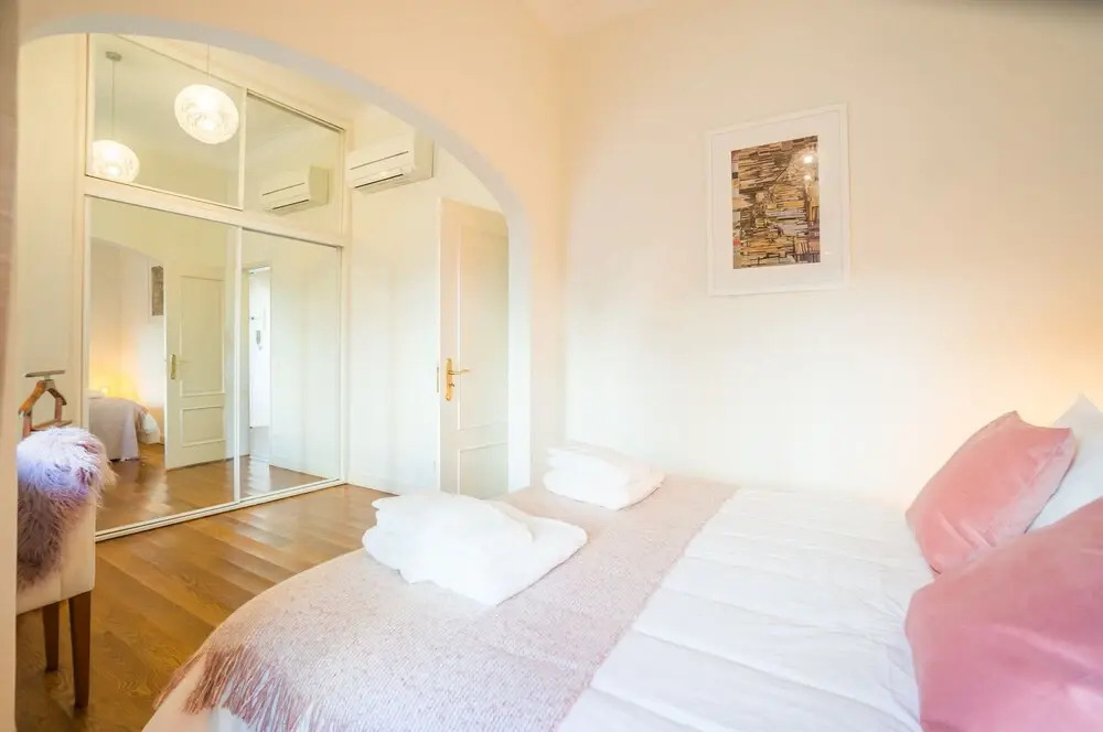 Panoramic Tagus River Terrace Apartment in Alfama