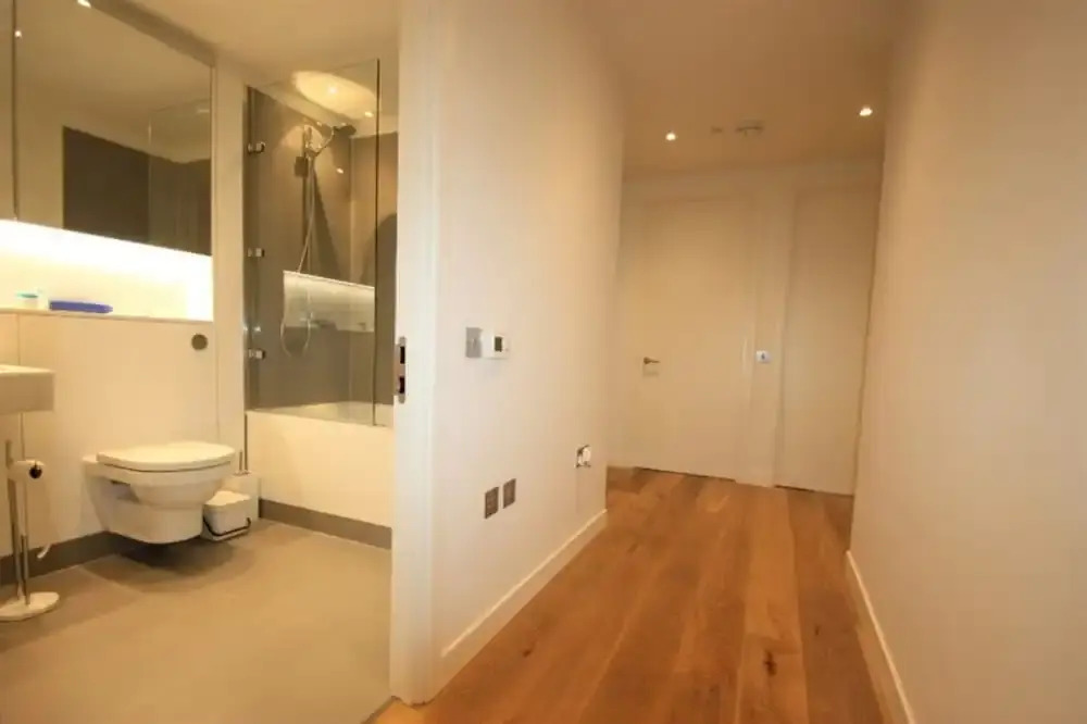 Modern And Bright Two Bedroom Flat On Quartermile