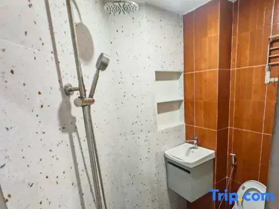 LYLAC Home Saigon TTT - Elegant 3BR 3BA Townhouse Roof Terrace Downtown D1