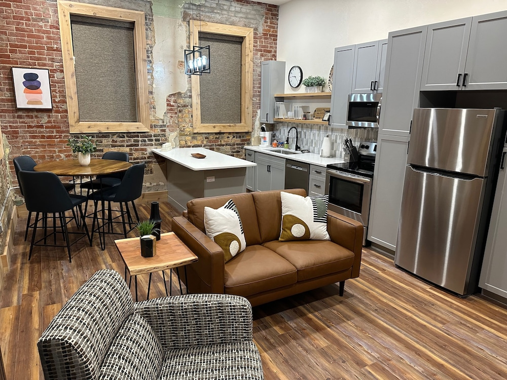 Brick Street Hotel