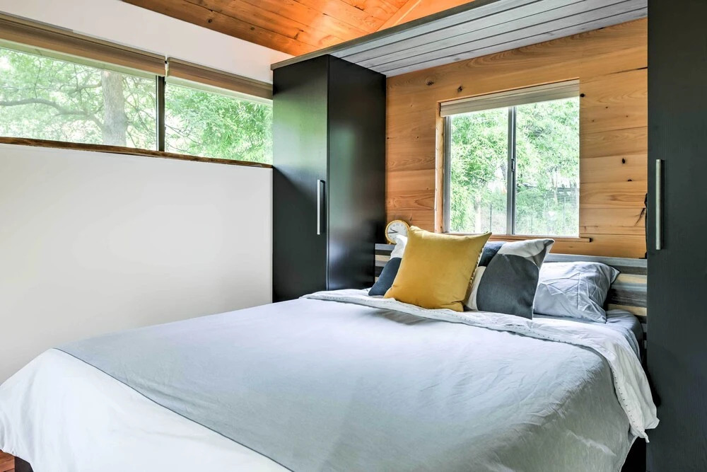 2 Mi to Dtwn: Pet-friendly Austin Studio w/ Yard