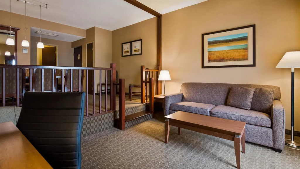Best Western Plus Lamplighter Inn & Conference Centre