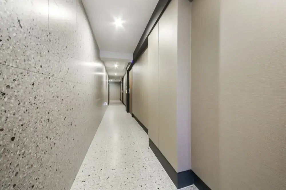 Gray 194 Hotel