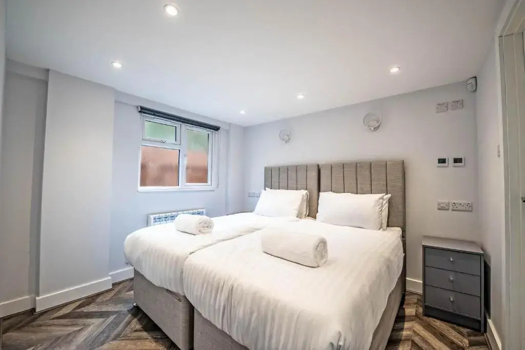 The Cottage - Beach Hut style residence near the beach-sleeps 4-6