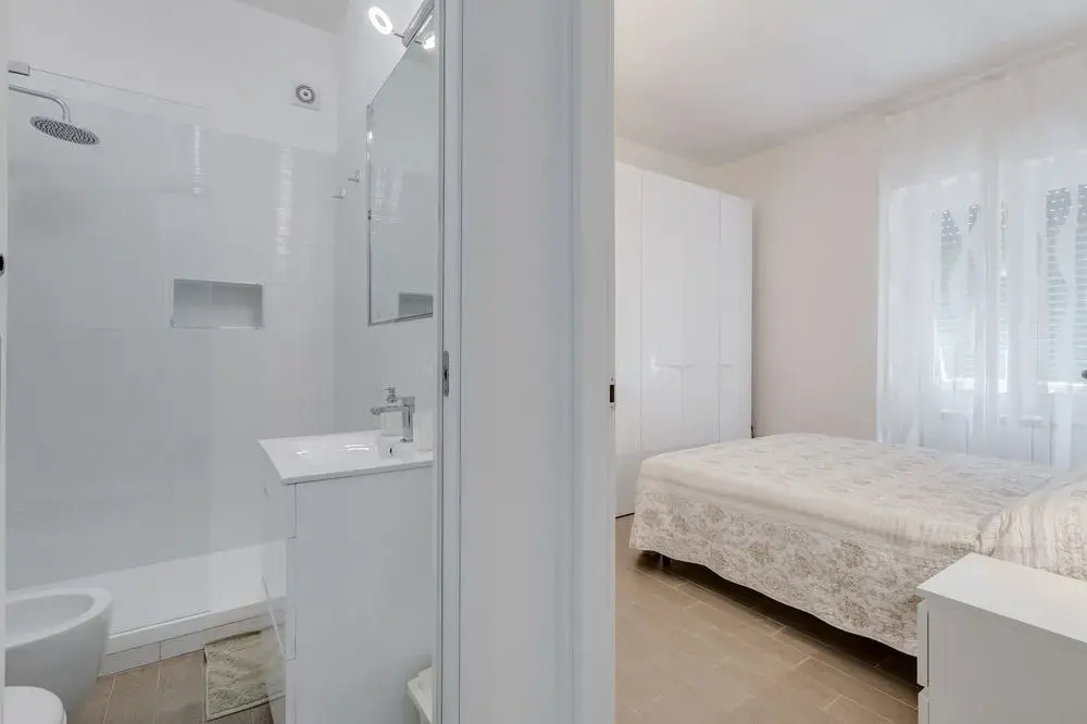 Trastevere White Apartment