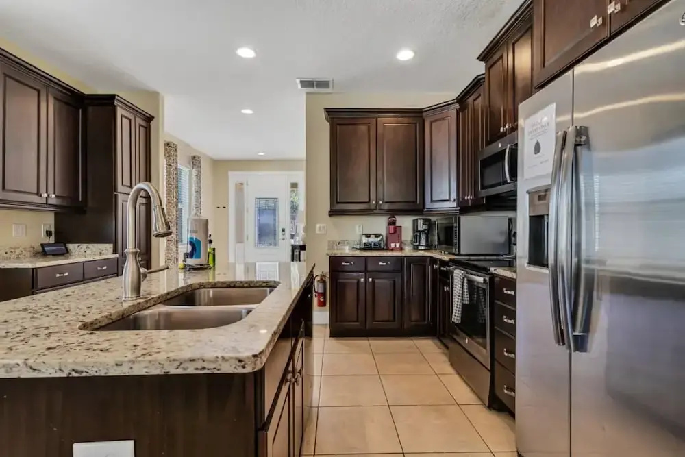 491-8-ld-private Pool With Game and Movie