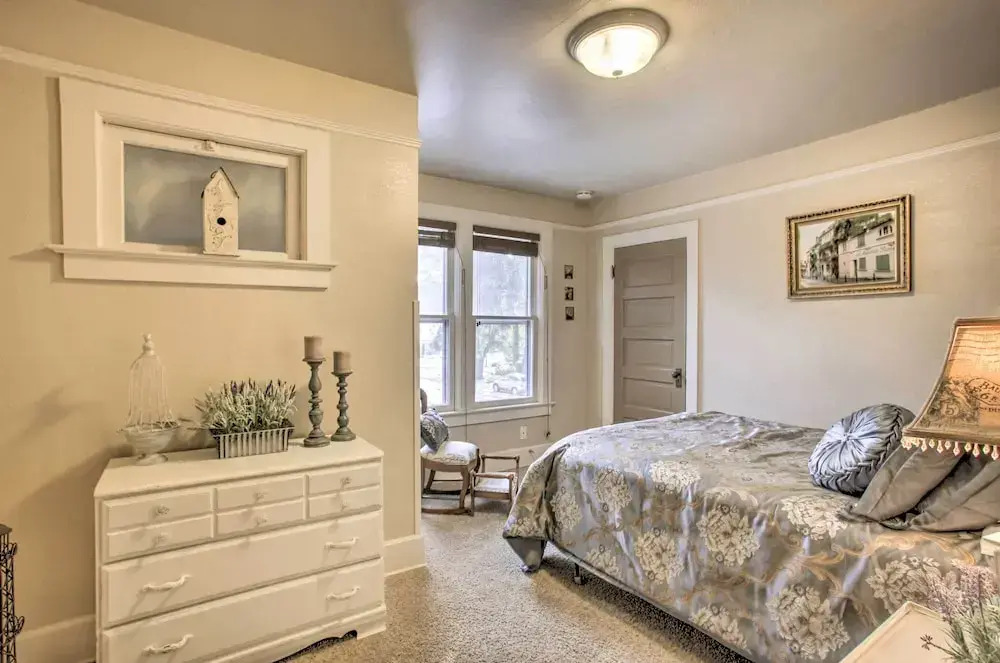 Charming Downtown Coeur D'alene Home With Yard!