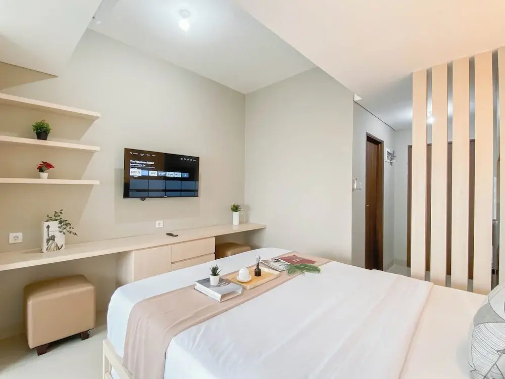 Modern Studio At Lrt City Sentul - Royal Sentul Park Apartment