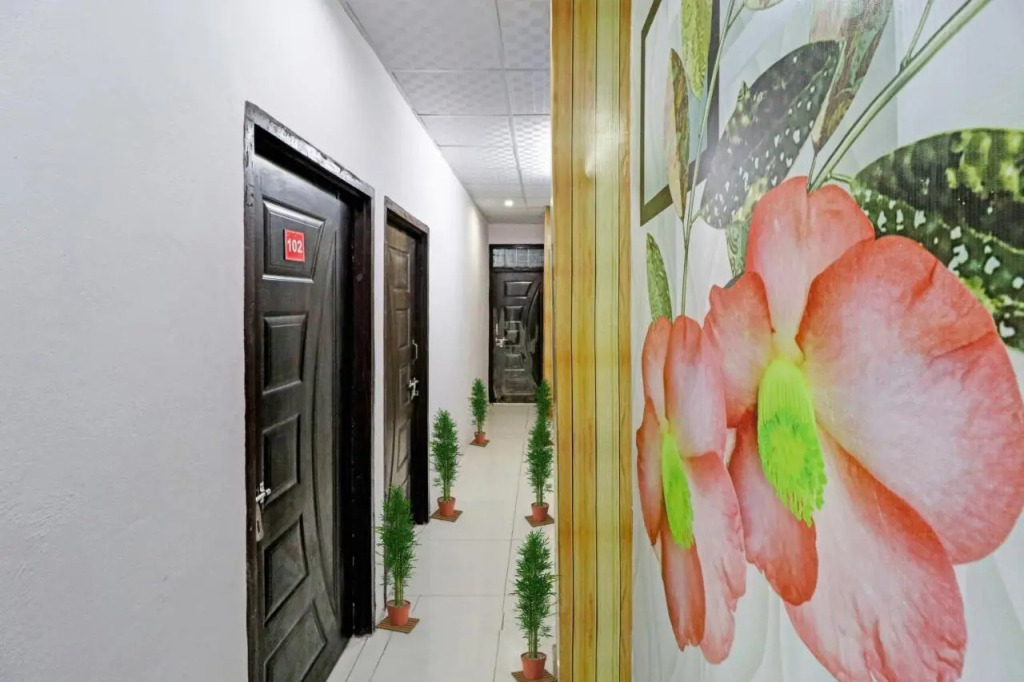 OYO 88123 Hotel Small Town