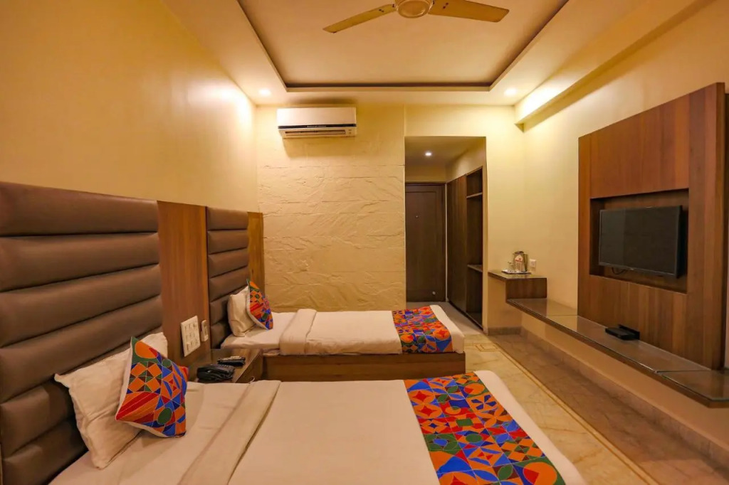 FabHotel Surya