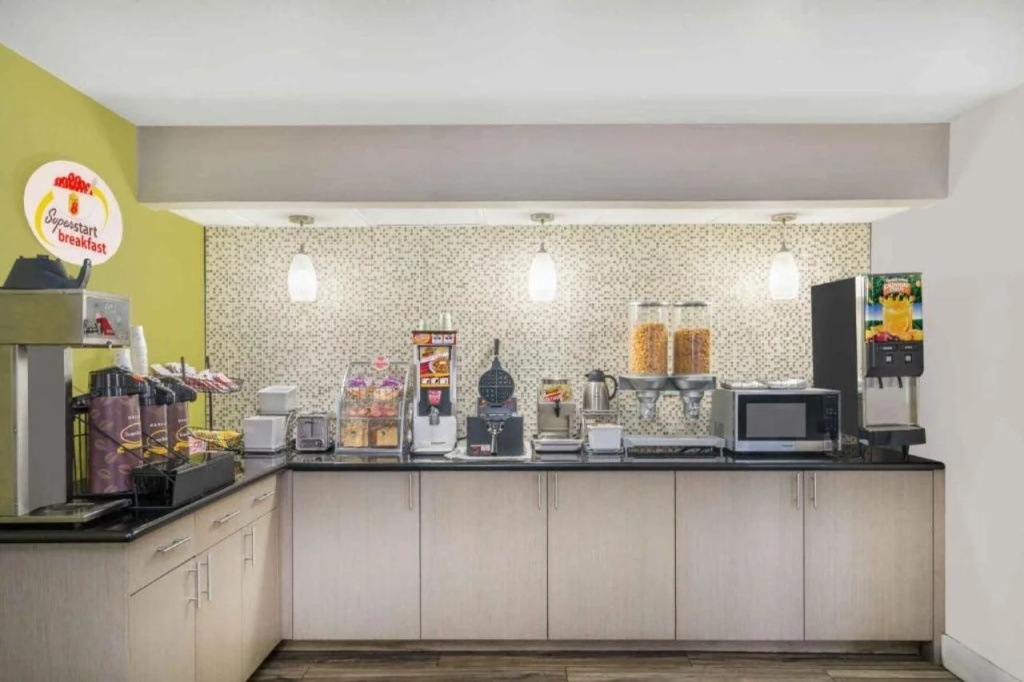 Super 8 By Wyndham Nashville Downtown