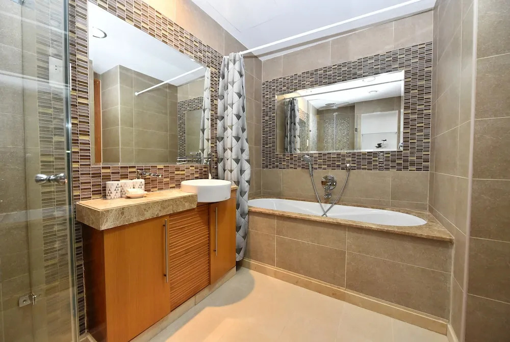 BBL - Stylish 1BR with balcony in Marina