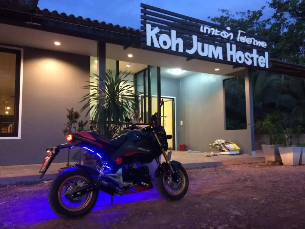Koh Jum Bungalow & Hostel