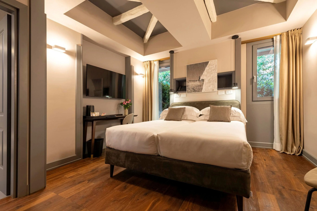 Loly Boutique Hotel