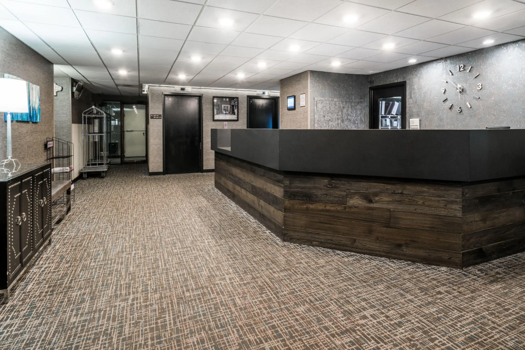 Days Hotel by Wyndham University Ave SE