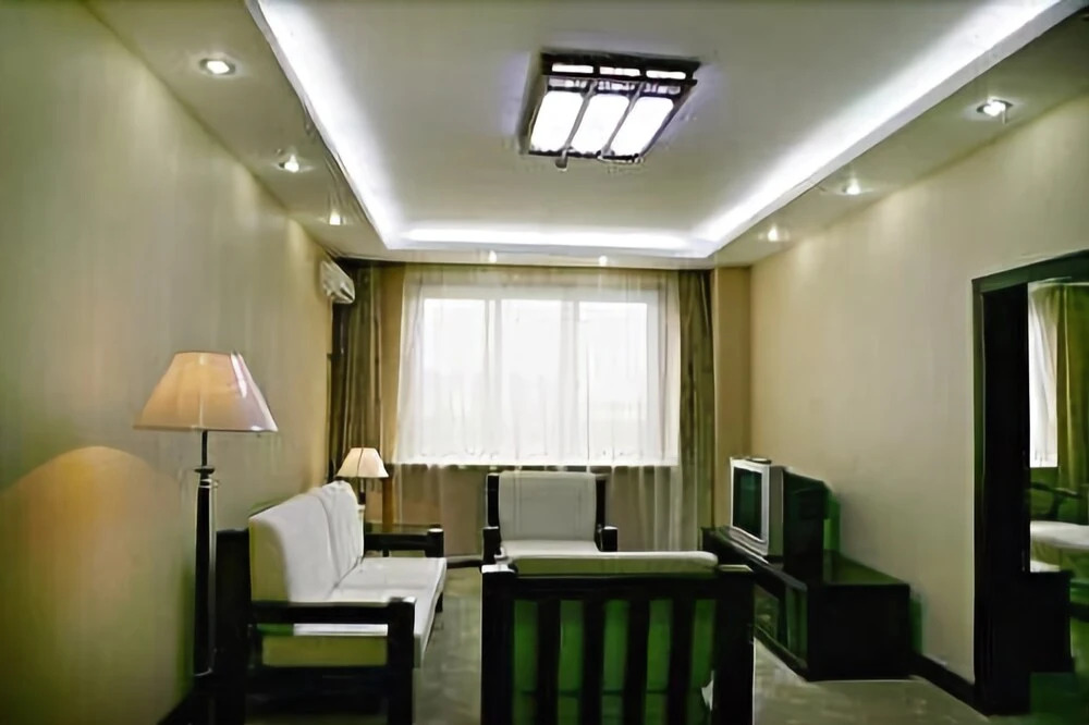 James Joyce Coffetel Hotel (Qinhuangdao Development Zone Yanshan University)
