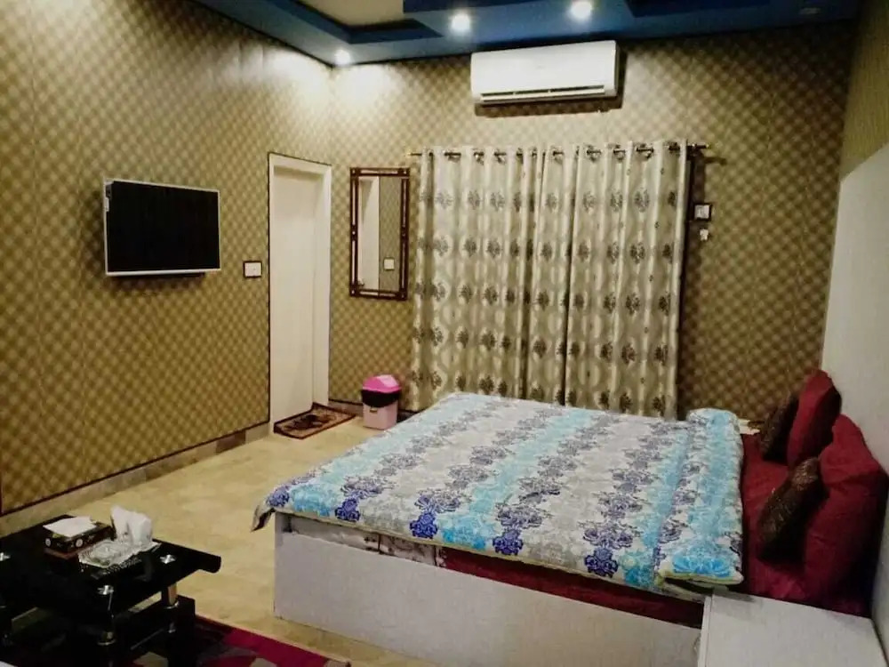 Hotel Defence Inn