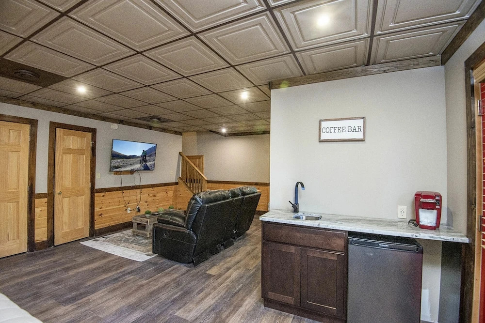 Cuddlin Up by Heritage Cabin Rentals