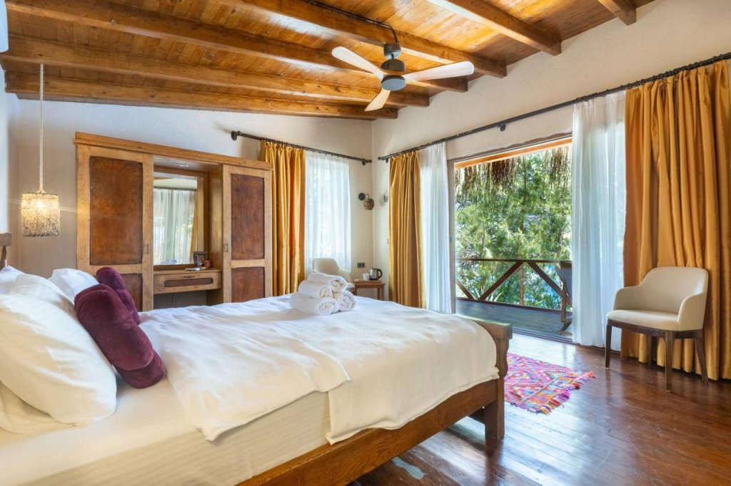 La Boheme Kabak Adults Only