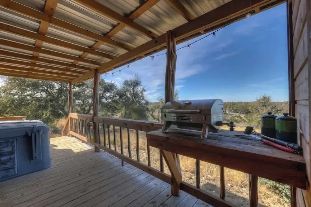 Mesquite Cabin With Hot Tub & Hill Country Views